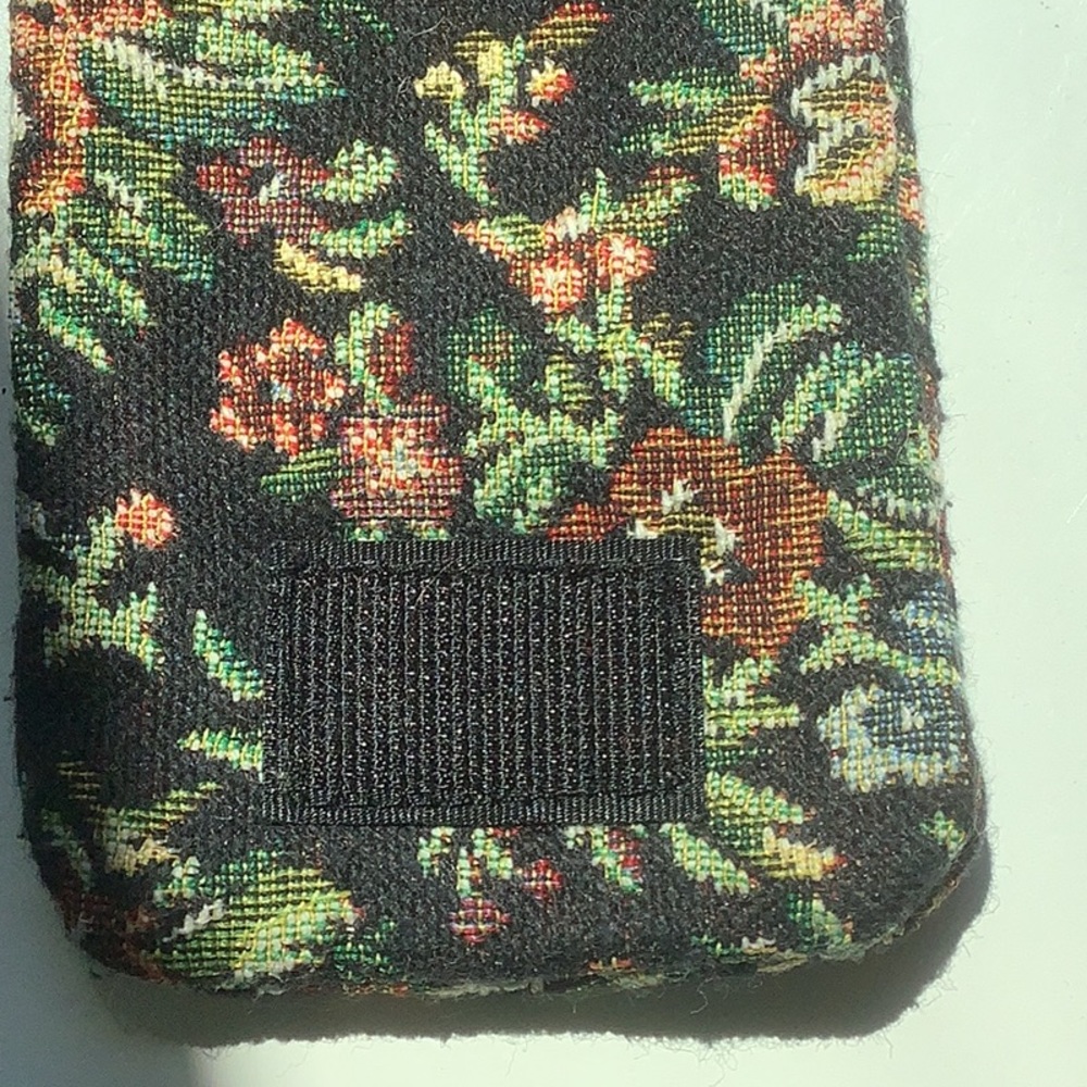 TAPESTRY GLASS CASE FOR TWO PAIR - Picture 4 of 5